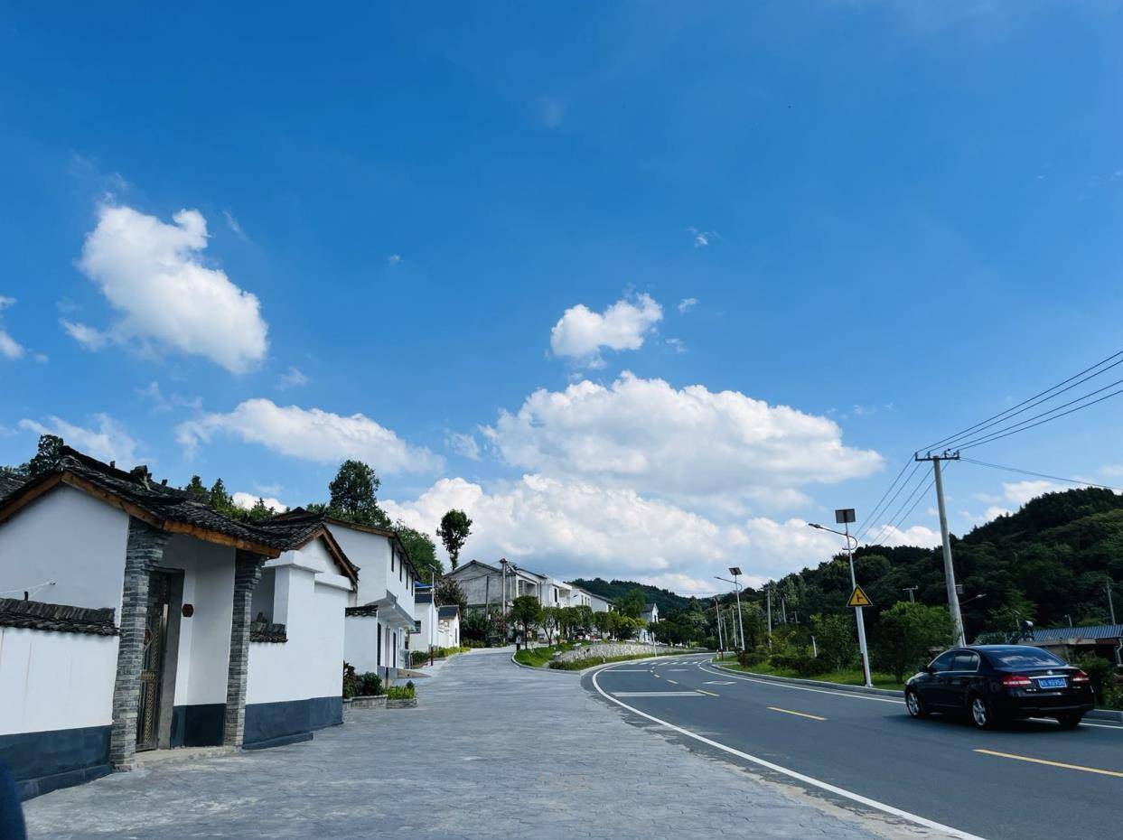 非凡十年 出彩中原|红城新县著华章 红色热土旌旗展_革命_老区_大别山