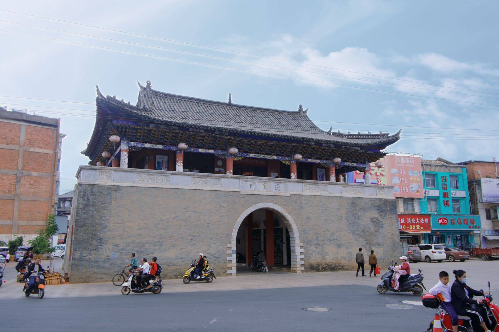 云南2000年古城，建在龟壳上，做出了云南最好吃的豆腐