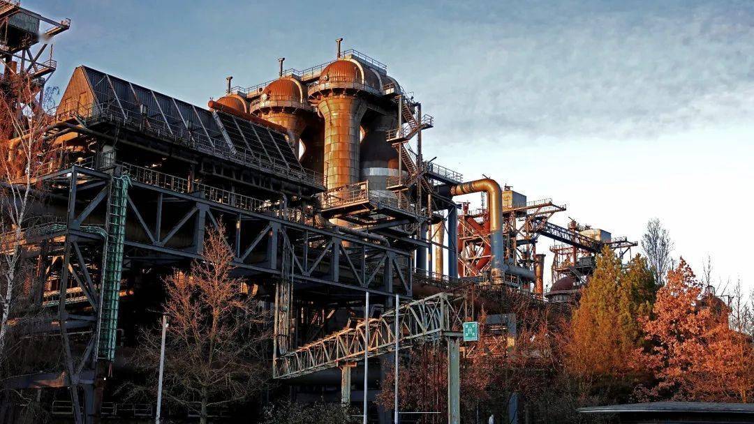 进行设计的景观也出现了一个专业词汇"后工业景观"(post-industrial