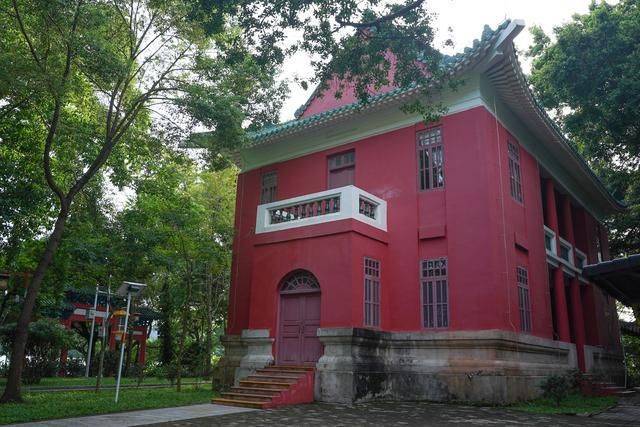 惠州西湖上的小岛形态各异，竟然还有一栋小红楼，值得推荐