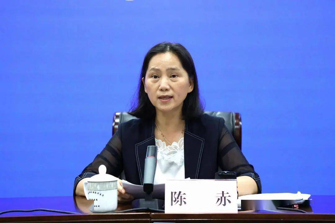 委妇幼处处长陈赤,自治区政府妇女儿童工作委员会办公室副主任张蕊,自