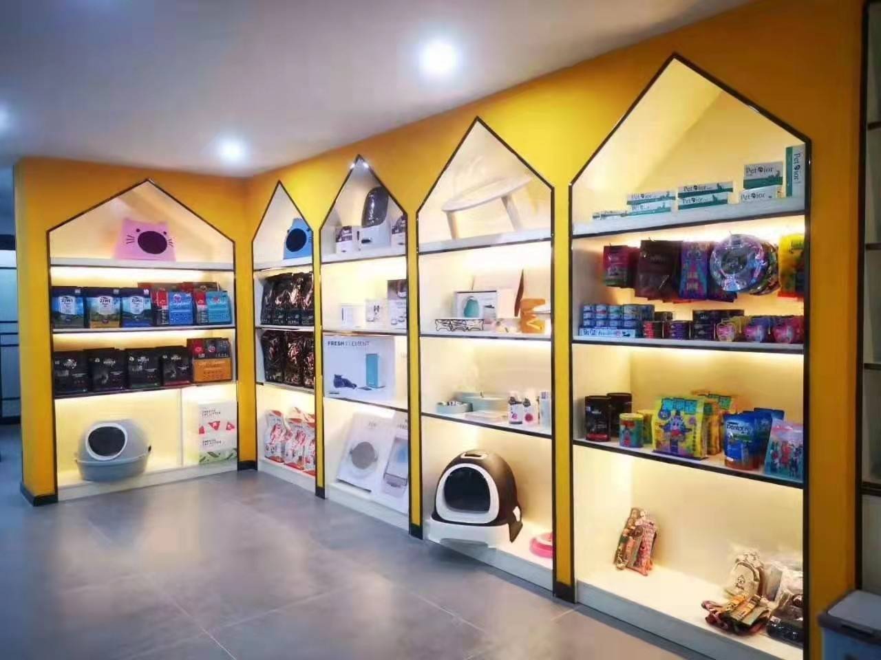 成立于2019年,门店面积210㎡,是集宠物洗护美容,用品销售,寄养,活体