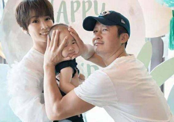 军旅女神侯梦莎:搭档吴京走红,与任柯诺传多年绯闻,至今单身_父亲