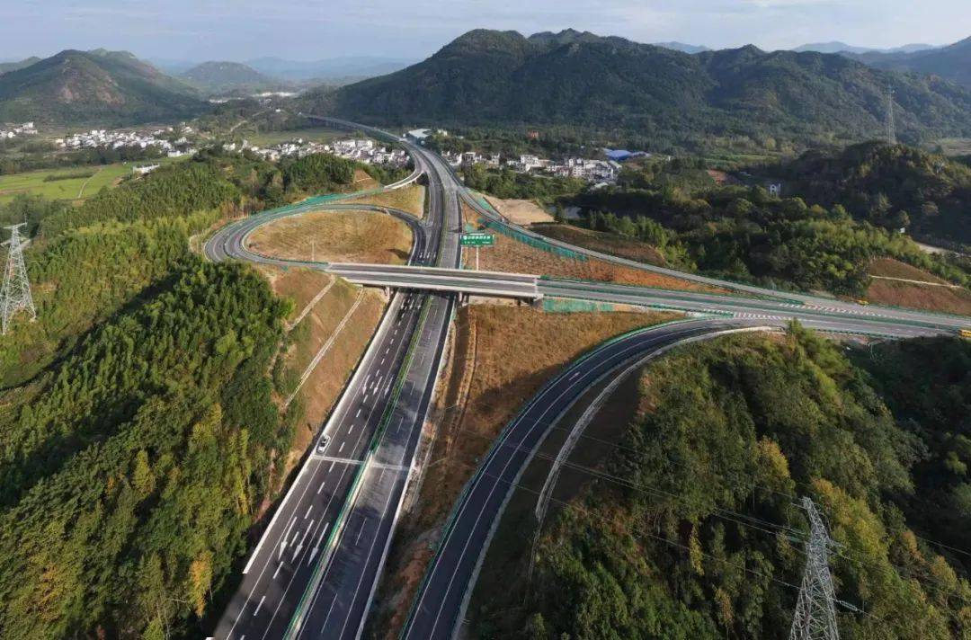 池祁高速公路石台至祁门段池祁高速公路石台至祁门段是国家高速公路网