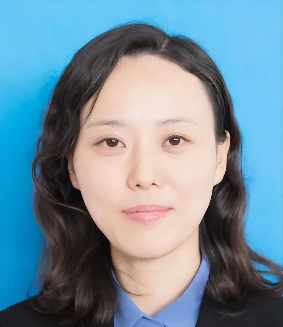 上海美女官员金英丽:广交男友,疯狂敛财538万,2020年获刑10年_金山区