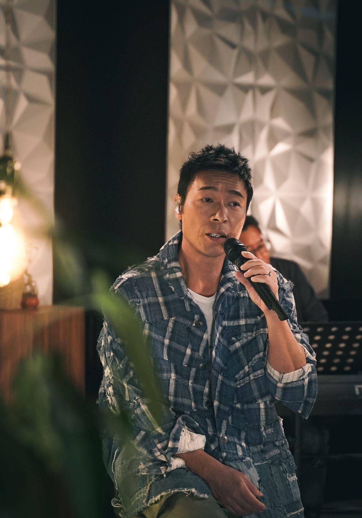 许志安复出开直播唱歌紧张又陌生_安仔_kwok_eric