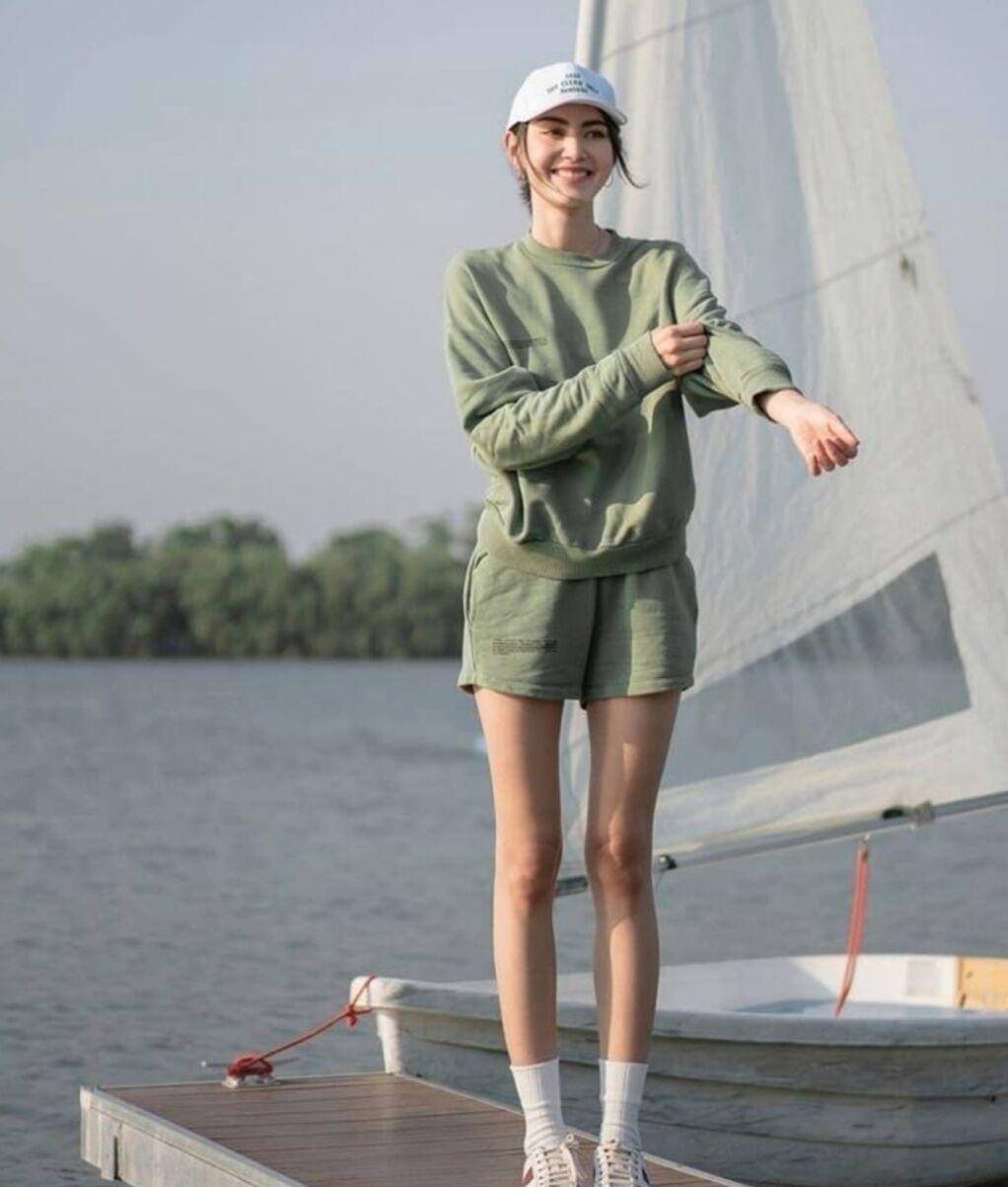 卫衣 短裤,卫衣 短裙,今年春夏超流行的穿搭