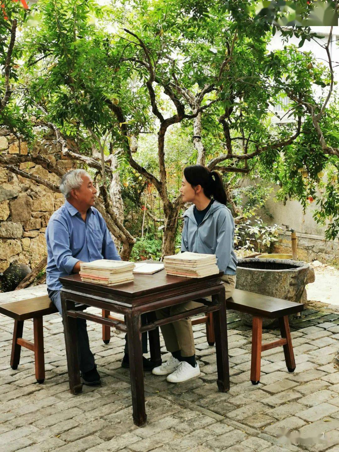 央视纪录片《记住乡愁》摄制组走进烈山区四季榴园_园村_节目中心