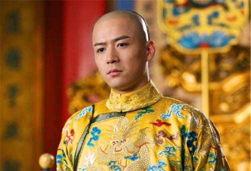 她是最早被封妃的奴才,死后康熙亲自祭奠,雍正却对她嗤之以鼻