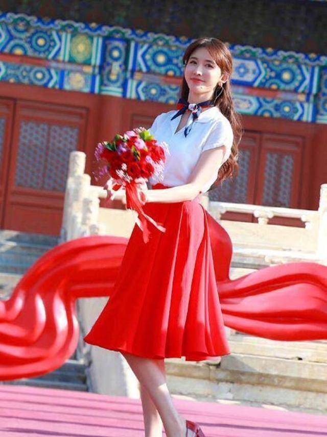 许多港台艺人高调发声,祝福祖国,林志玲和侯佩岑积极转发引发热议