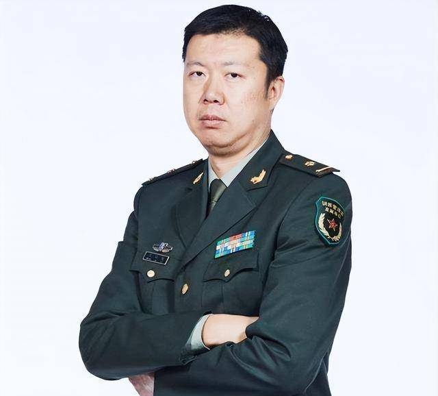 上校軍銜,軍體訓練中心副隊長,王治郅的年薪是多少?