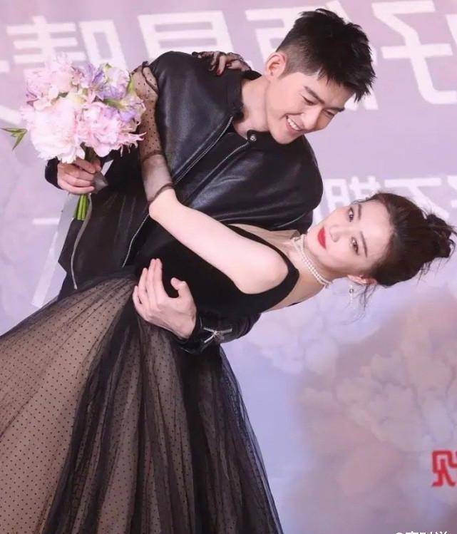 徐璐身材有多绝?看她穿v领裙下腰时,张翰眼神亮了_造型_时尚_形象