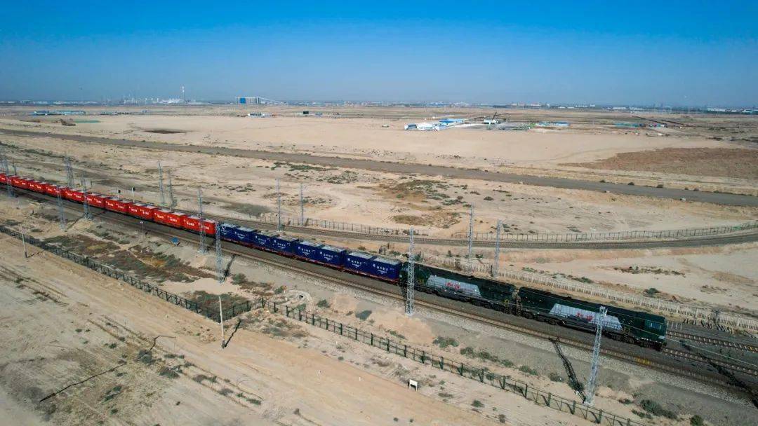 乌将铁路乌北至甘泉堡段电气化开通运营_运输_施工_乌鲁木齐