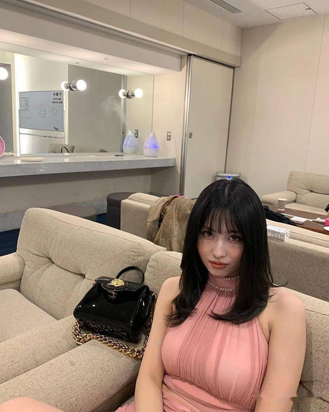 twice momo秀丰满身材,结实的11字腹肌吸睛,令人"惊艳"的美女_魅力