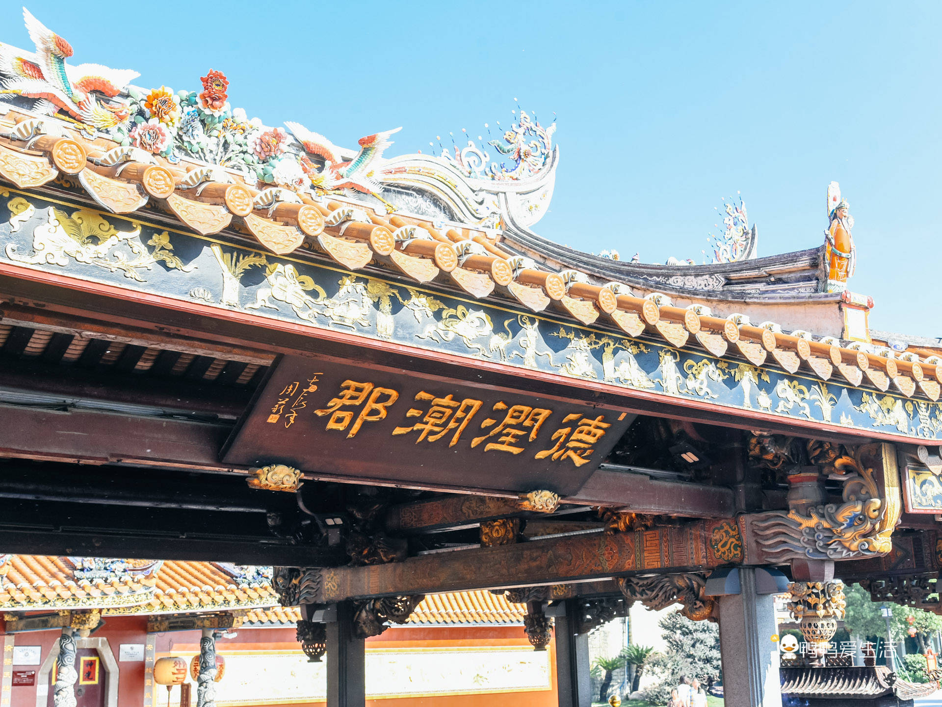 青龙古庙号称“潮州第一庙”，汇集当地非遗文化，屋顶嵌瓷太精美_谢少苍_韩江_古城
