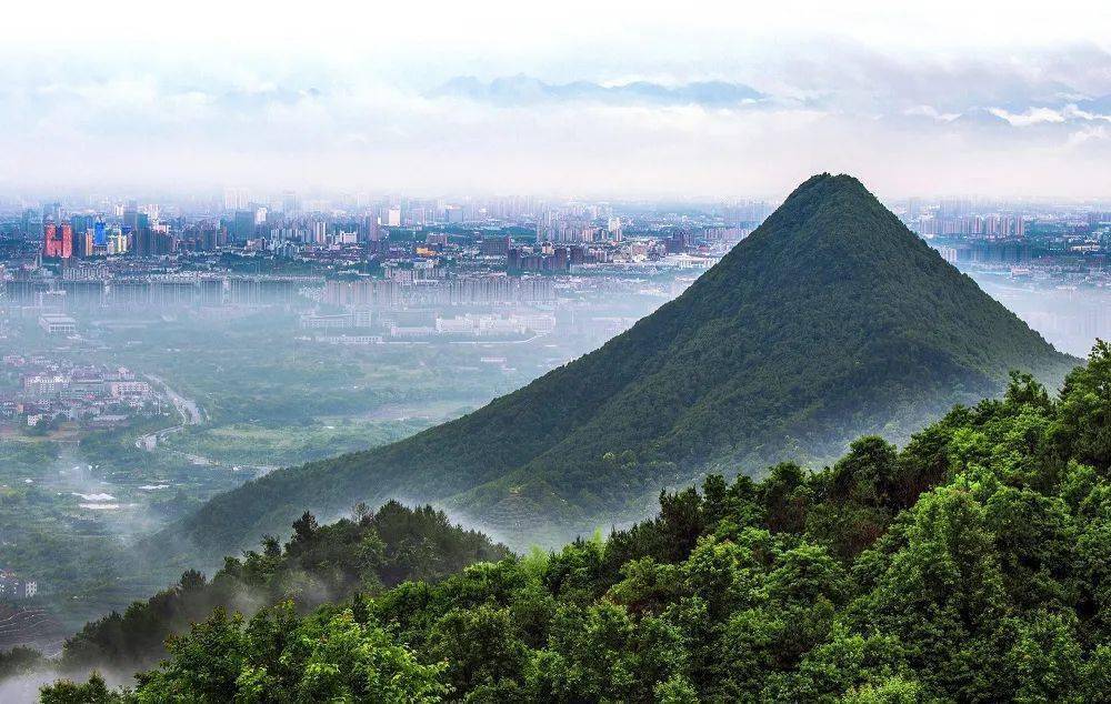 尖峰山风景图片