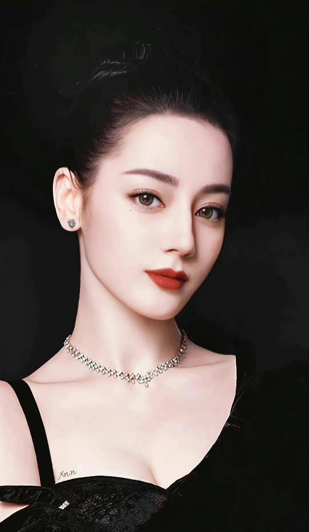 热巴和娜扎18岁照还觉得娜扎好看吗?
