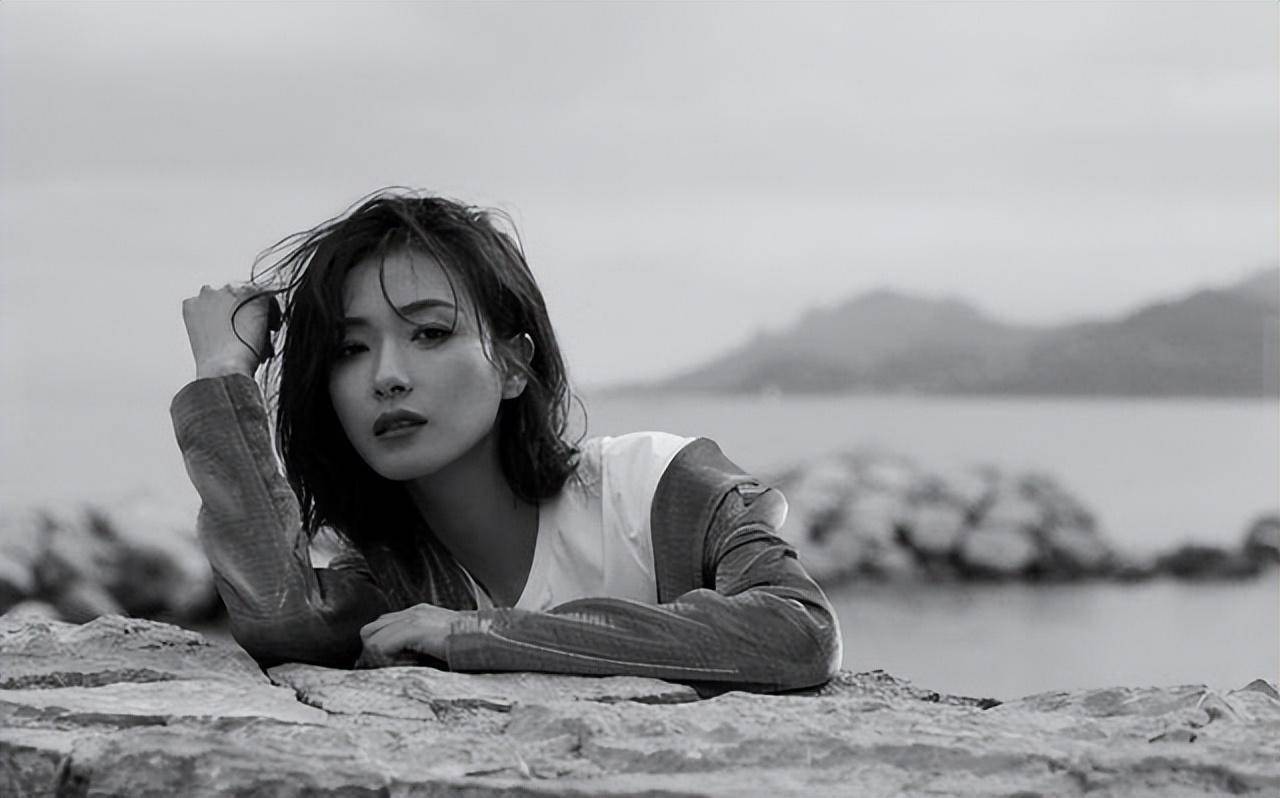 胡歌曾给她当配角,李易峰跟她演情侣,她究竟有多大魅力呢_万茜_姐姐