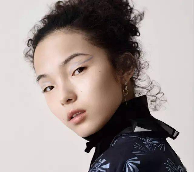 单眼皮的女生,到底有多好看?_眼线_眼影_眼睛