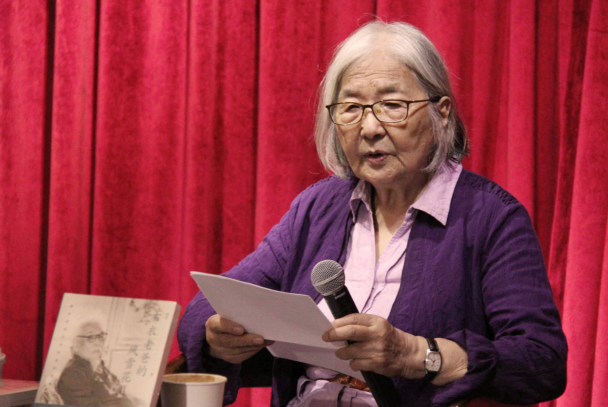 新书|翻译家张若谷之女书写"布衣老爸"的故事_张玲_张谷若_任吉生