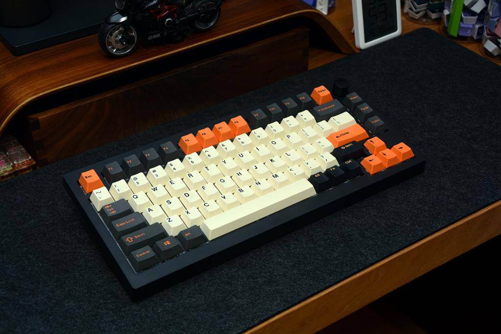 人生第一把客制化键盘就是它了,贱驴A3落日橙客制化套件体验