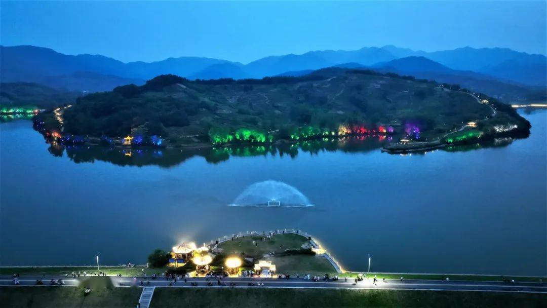 秋游汤池,看这篇就够了_景区_旅游_温泉宫