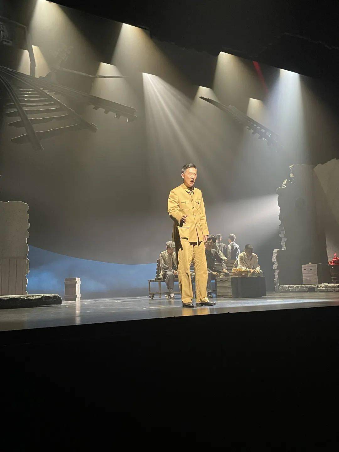 我院师生主演原创历史话剧《长明》—— 再忆"八挫八起"革命之火_表演