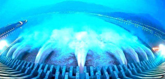 三峡大坝储水量达393亿立方米，若把水全部放完，需要多长时间？