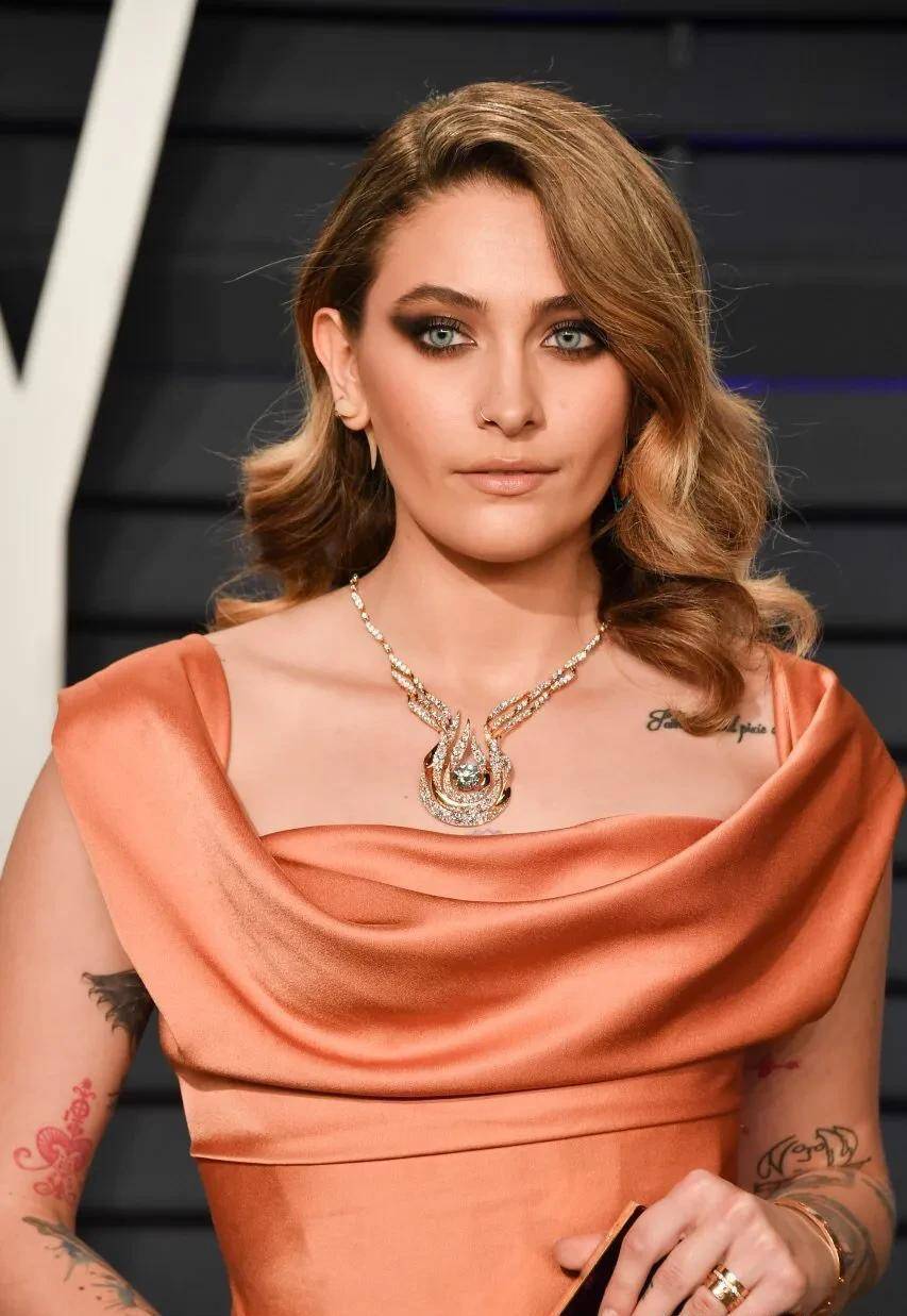 但作为流行乐天王michael jackson的女儿,paris jackson却不是如大众