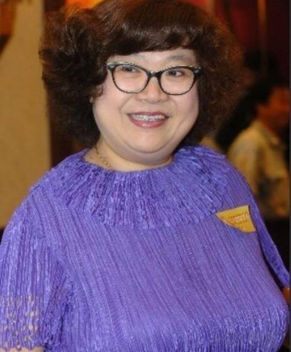 三年后,沈殿霞很幸运的怀孕了,但是她并没有那么地高兴,因为她在思考