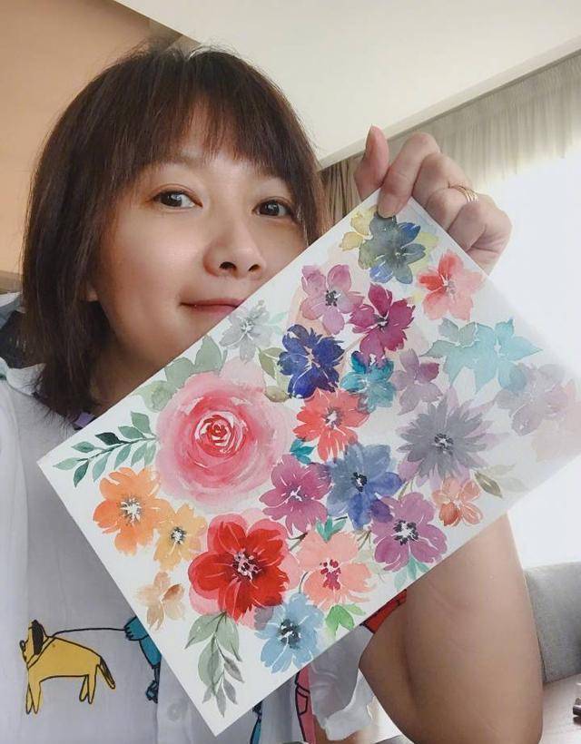 徐静蕾46岁生日低调庆生,脱去戒指也不见黄立行身影_一个人_网友_网站