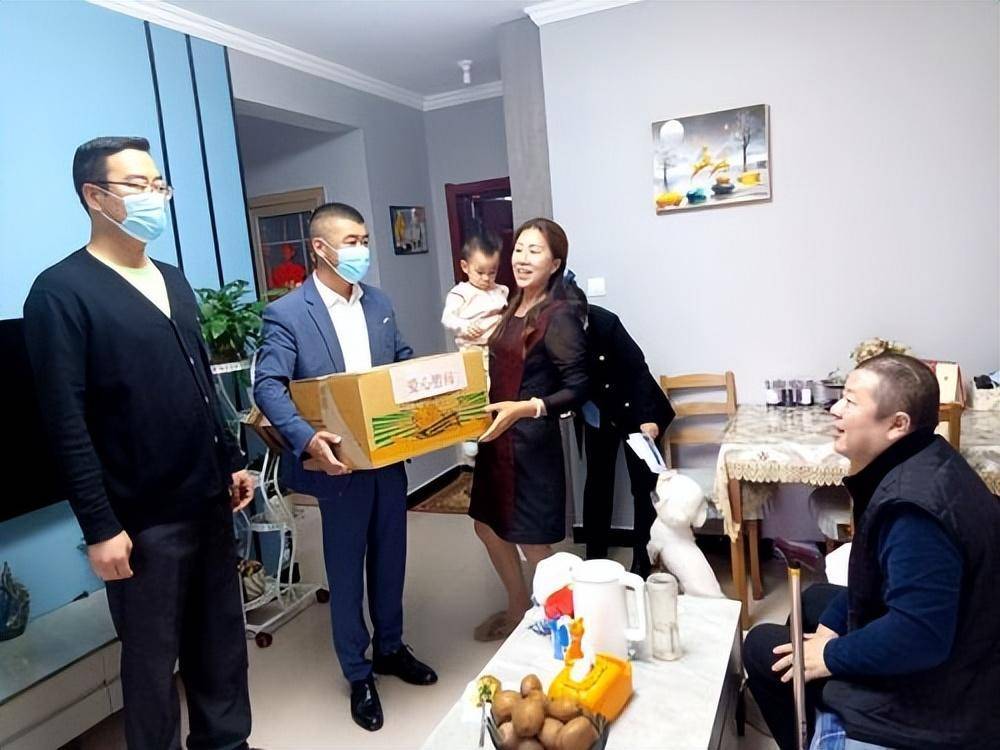 咸阳古渡家园二期举办"迎国庆61庆重阳"公益活动_老人_生活_居民