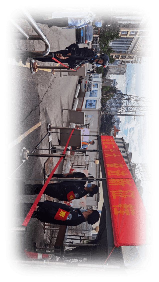 里最美的风"警"在各自的岗位上绽放而监狱人民警察却迎着寒风草木黄落