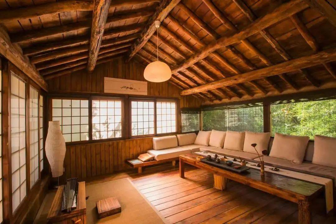 藏在大秦岭里的康养民宿!惊艳了时光,留住了情怀~_院子_灯光_商洛