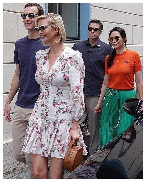 伊万卡罕见穿迷你裙太少女!