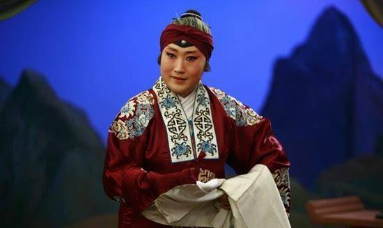 《戏码头》曾经举办京剧老旦专场,可是没有兰文云怎么能够成功呢_名家