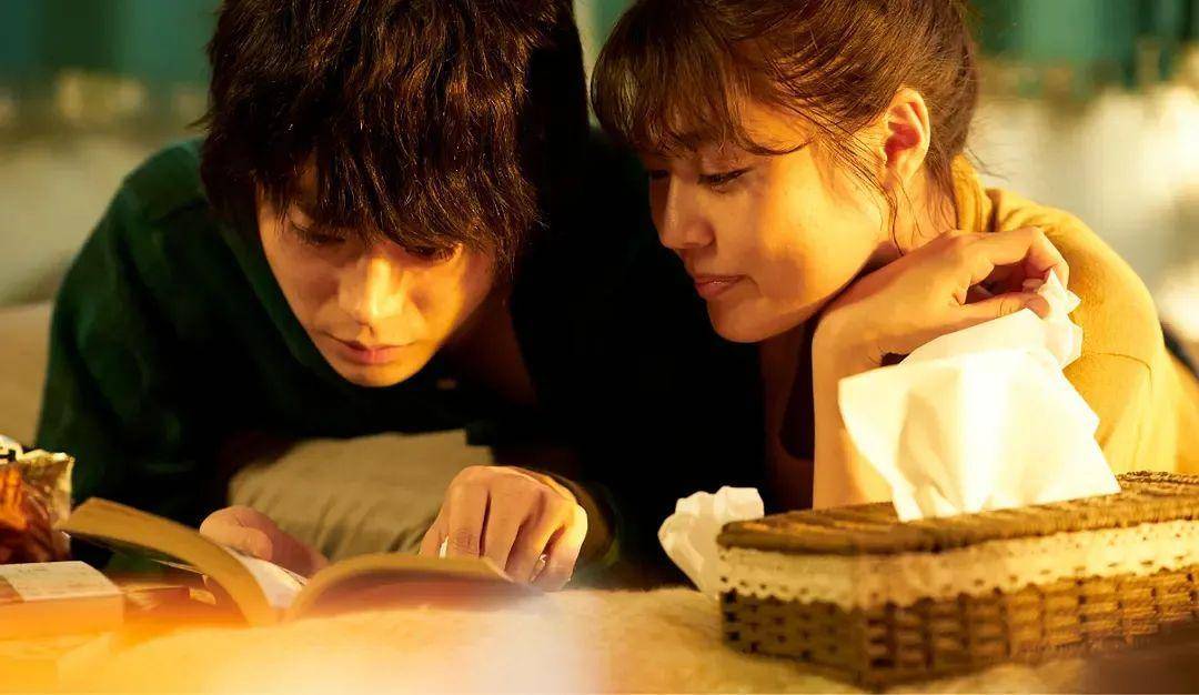 专访坂元裕二:我已经54岁了,还是最爱写爱情剧_电视剧_松隆子_创作