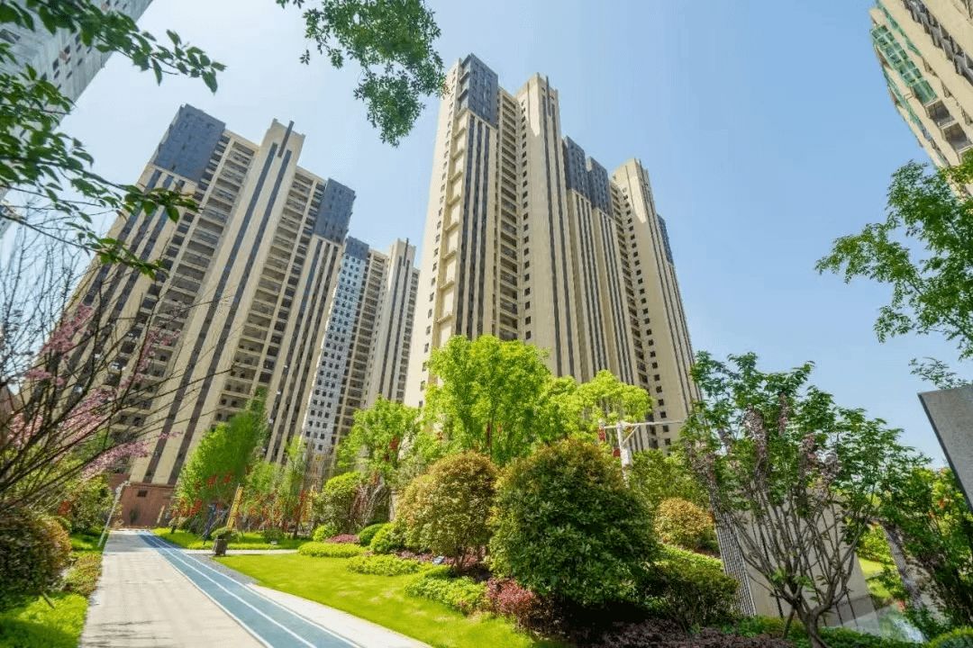 相信美好丨金钟府业主自发组织到施工现场慰问一线施工人员!