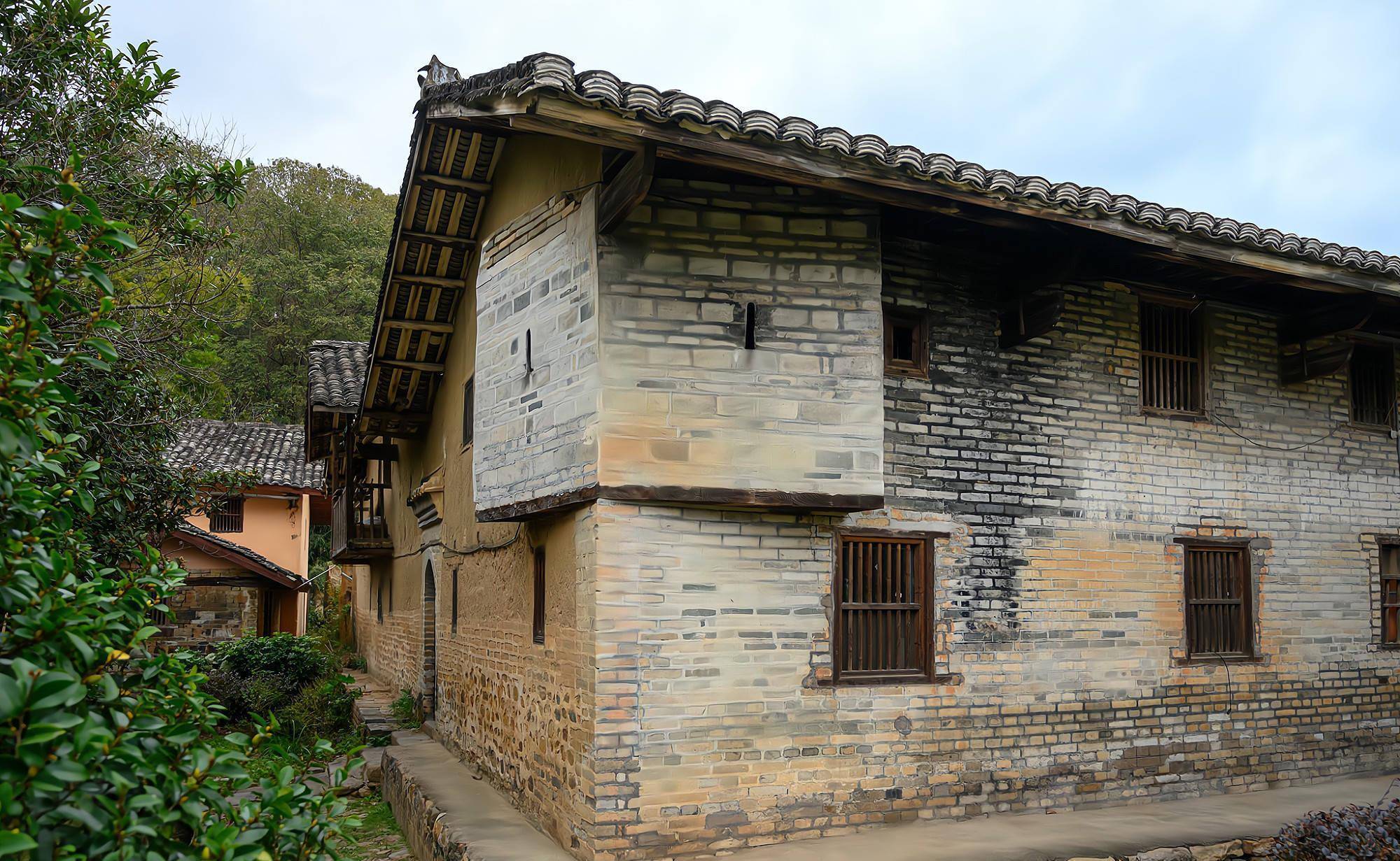 江西最南部的千年古村,客家围屋极具特色,景色美如"世外桃源"