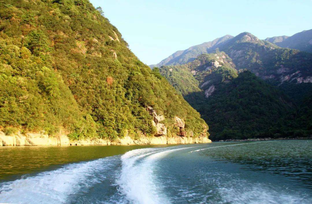 柳溪江大明山作为国家aaaa级风景旅游区,浙江十大最佳休闲度假胜地,全