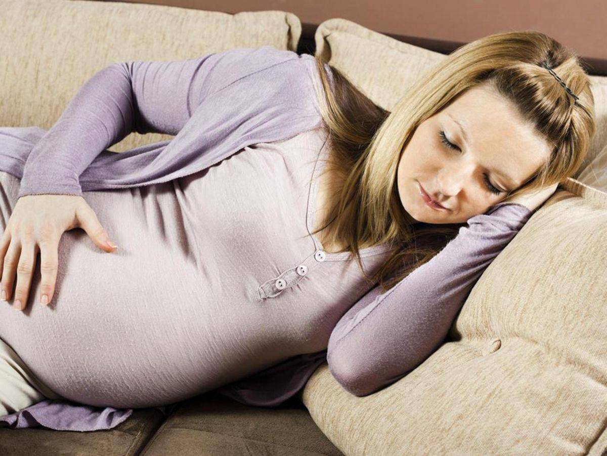怀孕期间,不同睡姿对孕妇造成的影响不同,了解一下有好处