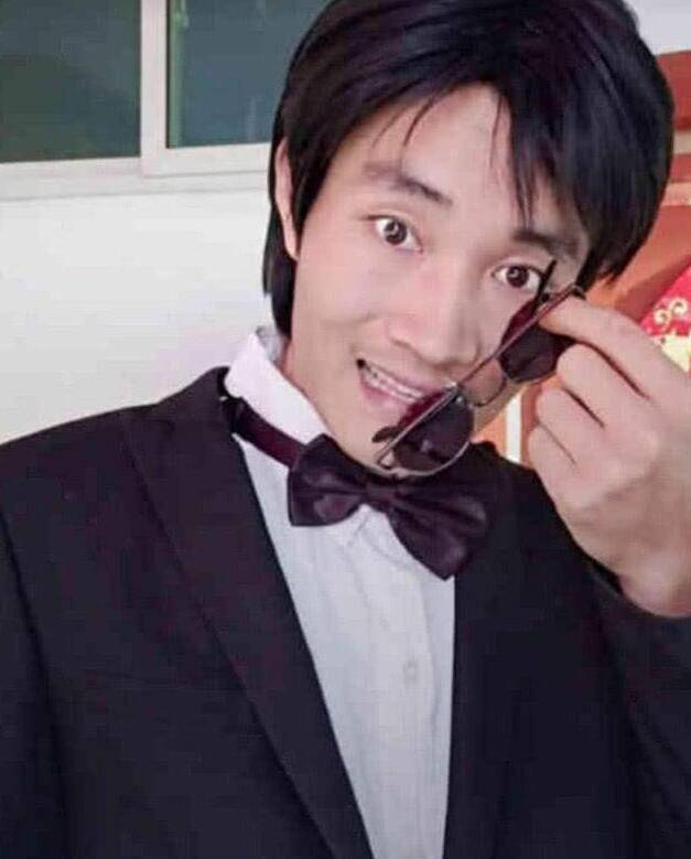 他有一张"周星驰"的脸,一心想当演员明星,如今跑龙套都没人要_网友