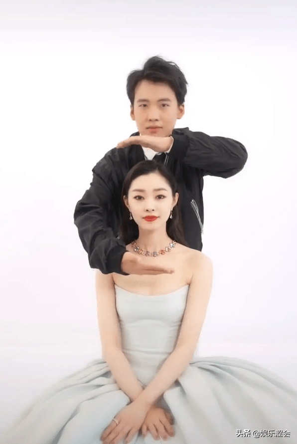 郭麒麟宋轶婚纱海报曝光,cp感十足,看起来很像是一对_电视剧_赘婿