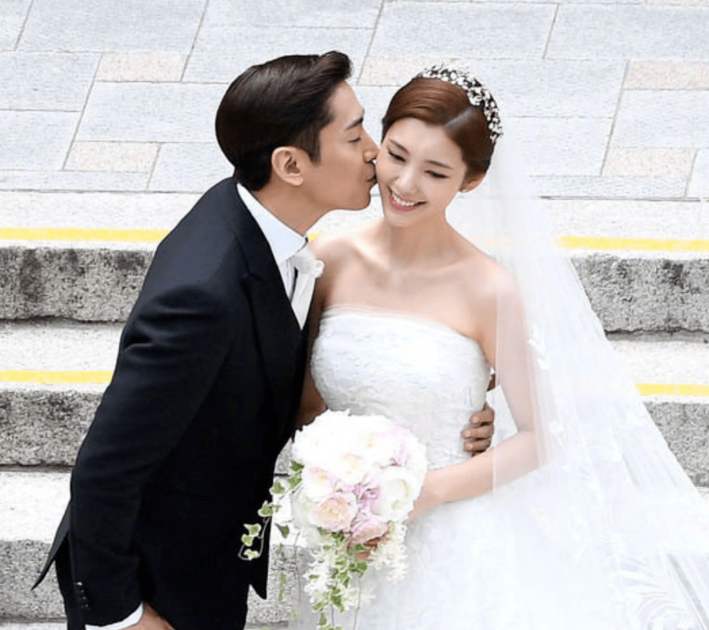 junjin还参演过中国电影,与于谦,张小斐,白凯南等人有过合作,是不是破