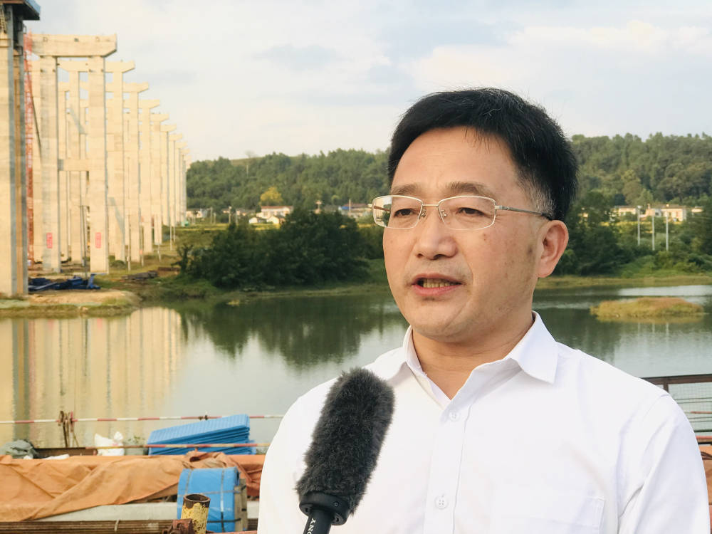 记者探班:绵苍高速,g5京昆高速绵广扩容项目梓潼段 热火朝天_施工