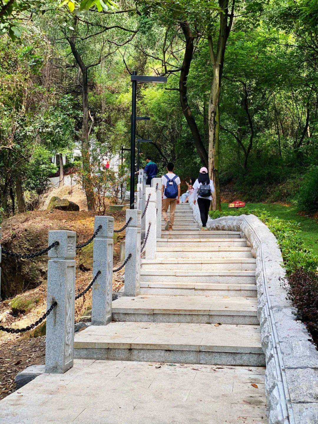 西樵山登山大道图片