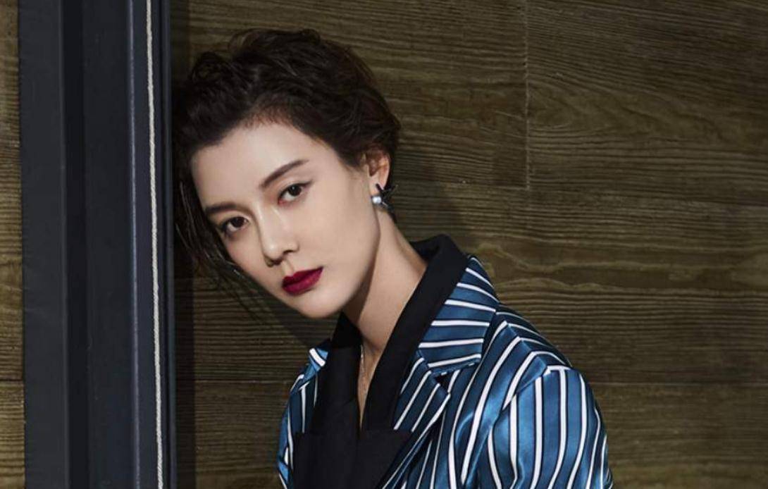 星二代出身,28岁嫁山西首富又闪离,38岁车晓如今怎么样了?