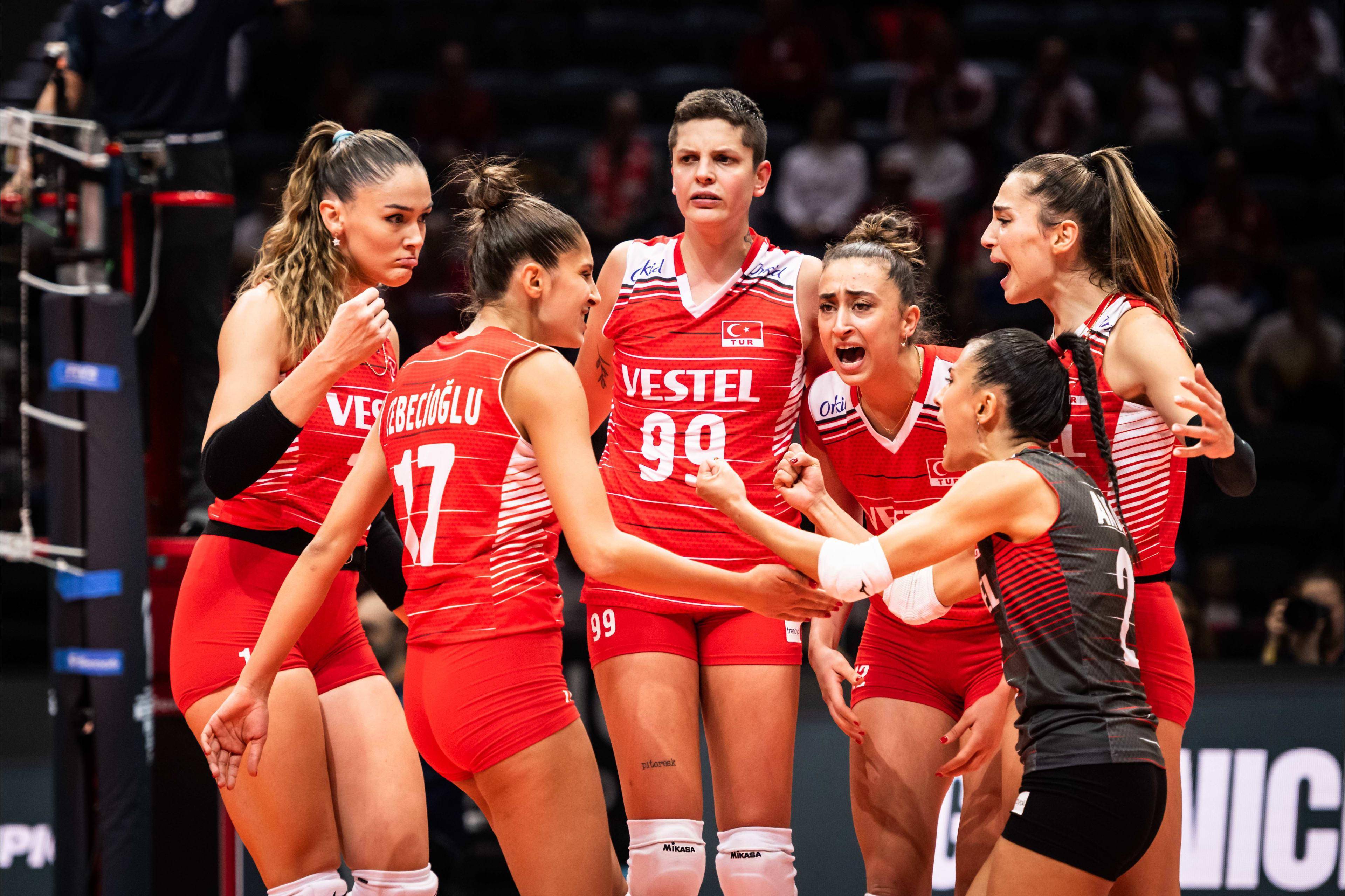 女排世锦赛四强出炉!塞队,巴西涉险过关,斯蒂夏克空砍40分?