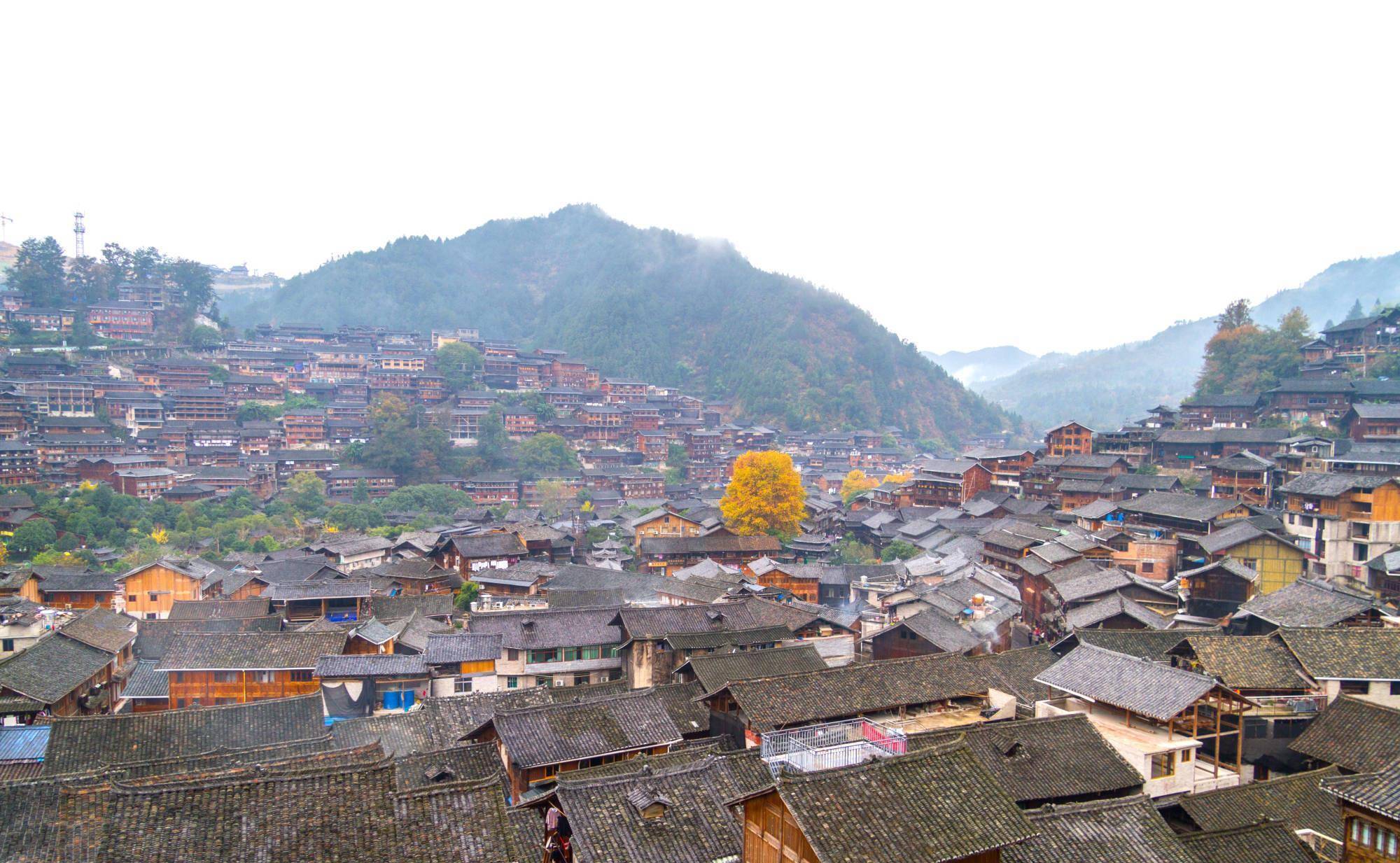 世界上最大的苗族聚居村寨：西江千户苗寨，被誉为“中国苗都”