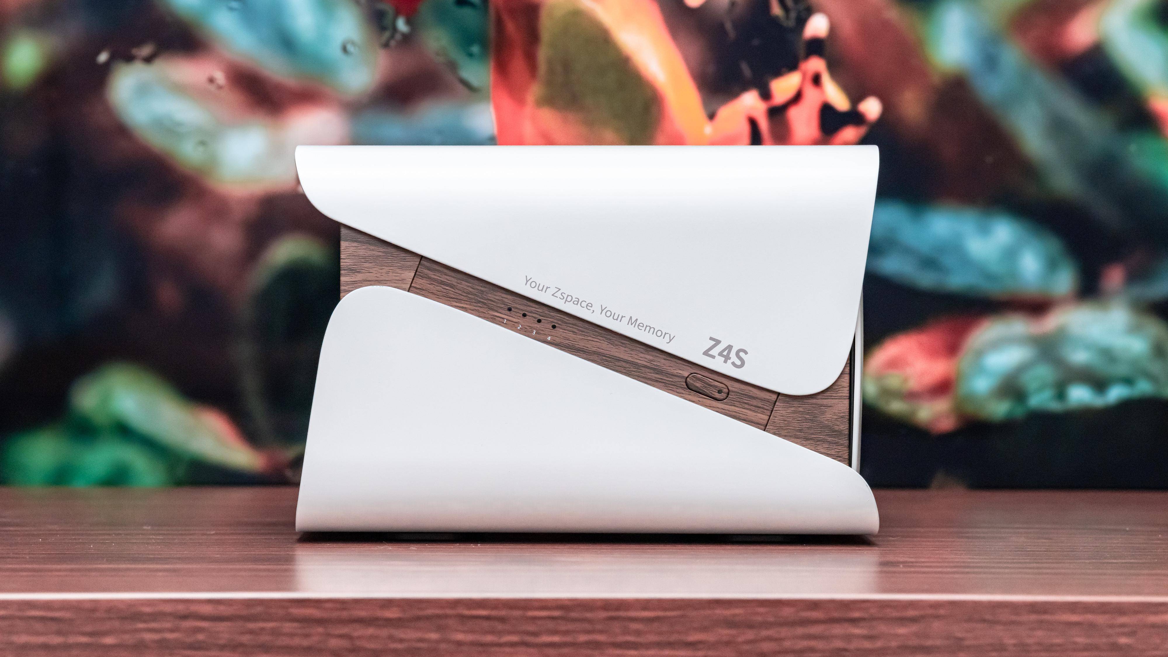 极空间 Z4S 体验：影视信息搜刮 + AI 相册管理 + 全局内网穿透